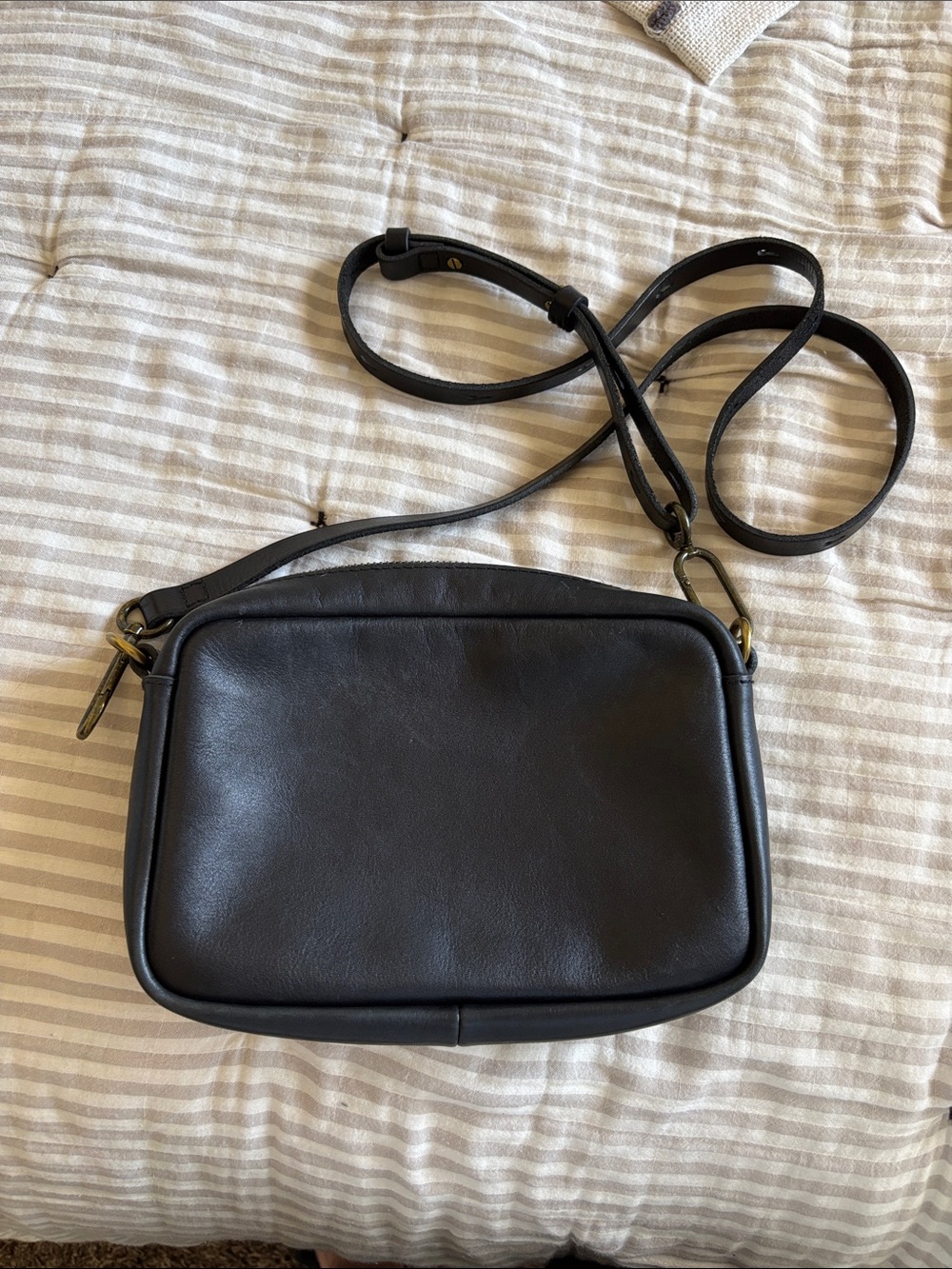 Madewell The Simple Crossbody Black Leather Bag - Picture 2 of 5